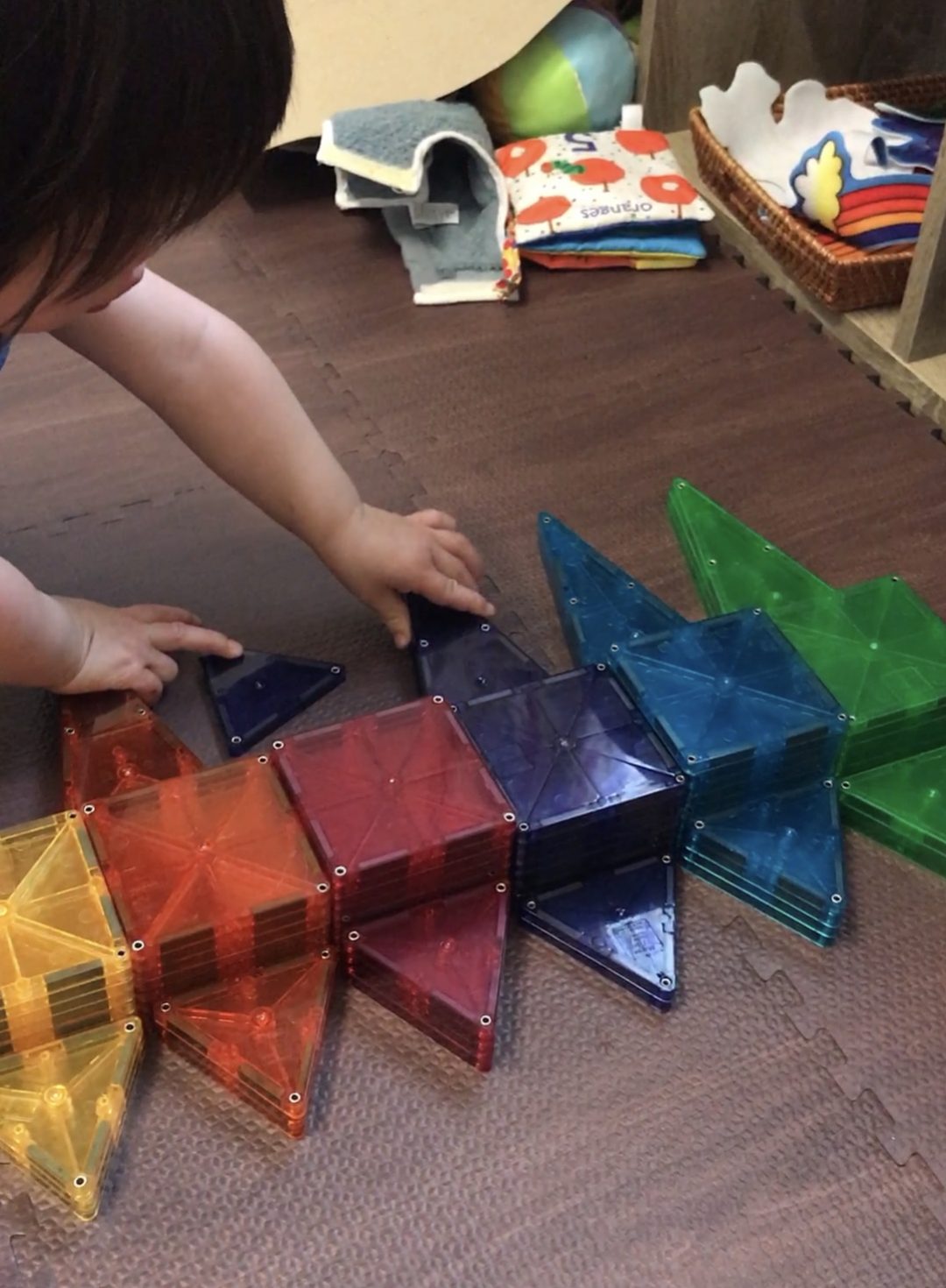 sorting magnetic tiles by colour